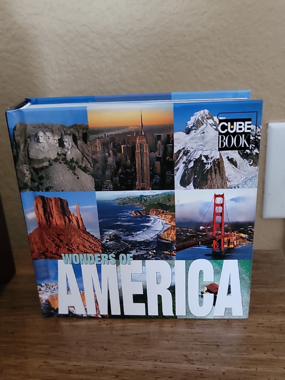 Wonders of America Cube Book - Scenic Photo Collage